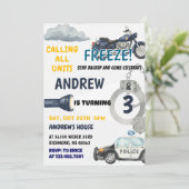 Invitation Customizable Police Cop kid birthday Party  (Debout devant)
