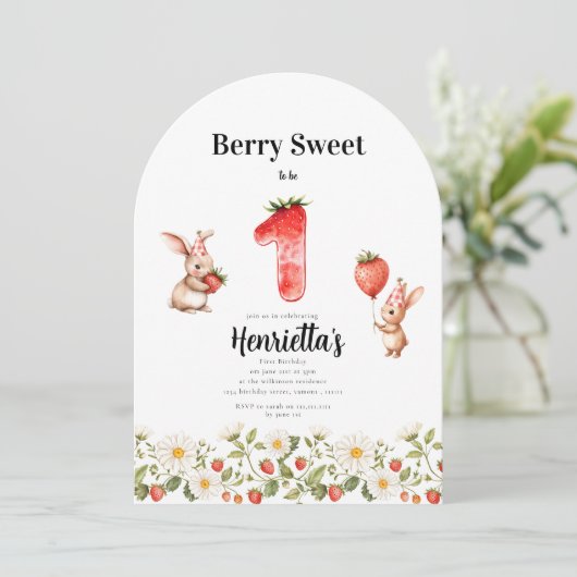 Invitation Cute Bunny Strawberry Theme First Birthday (Debout devant)