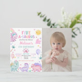 Invitation Cute Dinosaur Cinq-A-Saurus 5ème anniversaire Phot (Debout devant)