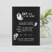 Invitation Cute Ghost Eat Drink Be Effrayant Costume Hallowee (Debout devant)