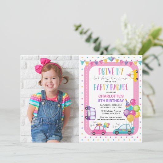 Invitation Cute Girl Drive Thru Anniversaire Parade de fête P (Debout devant)