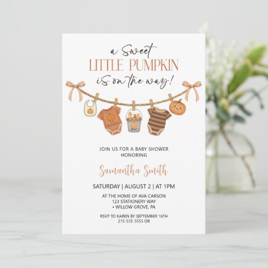 Invitation Cute Petits Vêtements Citrouilles Baby shower d'au (Debout devant)