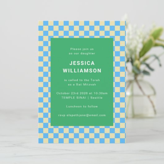 Invitation Cute Retro Checkerboard bleu Vert Bat mitzvah (Debout devant)
