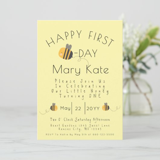 Invitation Cute Yellow Customized Honey Bee First Birthday  (Debout devant)