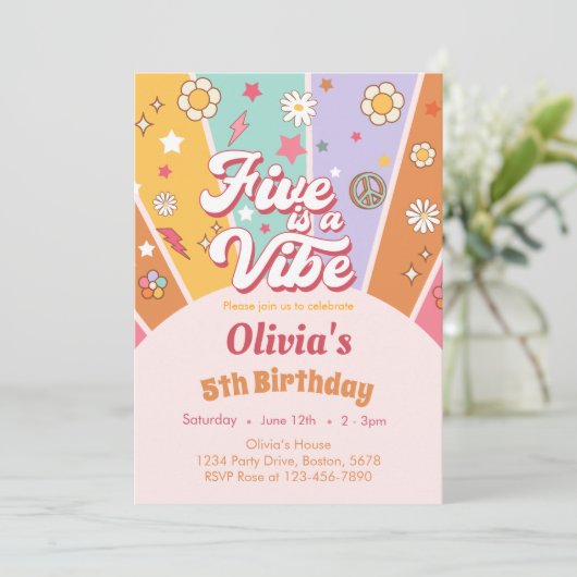 Invitation Daisy Five est une Vibe Retro 5e anniversaire Invi (Debout devant)