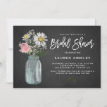 Invitation Daisy Mason Jar Rustic Chalkboard Fête des mariées<br><div class="desc">Mason jar thème nuptiale invitation douche nuptiale. Famille Invitation et amis avec cette invitation à baby shower fleuri et rustique. Il présente des marguerites blanches, rose rose rose et respiration de bébé dans un bocal de maçon avec un arrière - plan de tableau noir imitation. Personnalisez en ajoutant les noms,...</div>