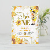 Invitation Daisy Sunflower Blonde Girl First Bee Day Annivers (Debout devant)