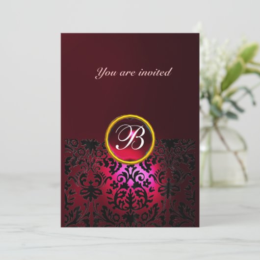 Invitation DAMASK GEMME PIERRE MONOGRAMME rubis rouge burgund (Debout devant)