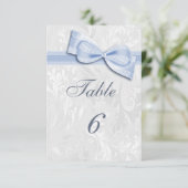 Invitation Damassé blanc et nœud bleu faux (Debout devant)