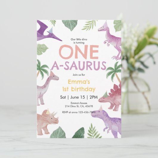 Invitation d'anniversaire 1 an Fille One A Saurus  (Debout devant)