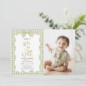 Invitation d'anniversaire 1 an Gingham One Silly G (Debout devant)