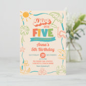 Invitation d'anniversaire 5 ans Retro Dive Into Fi (Debout devant)