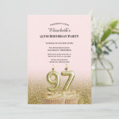 Invitation d'anniversaire 97 ans rose et or pour e (Debout devant)