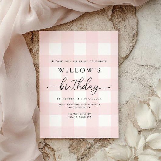 Invitation d'anniversaire à carreaux roses
