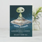 Invitation d'anniversaire Alien Invasion Outer Spa (Debout devant)