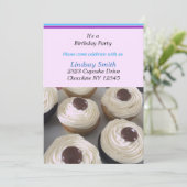 Invitation d'anniversaire aux Cupcakes Vanille (Debout devant)