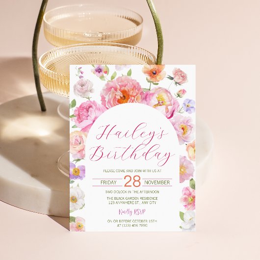 Invitation d'anniversaire avec arche florale en ca