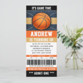 Invitation d'anniversaire avec billet de basket-ba (Debout devant)