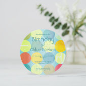 Invitation d'anniversaire bleu ciel et cercles col (Debout devant)