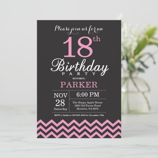 Invitation d'anniversaire Chevron noir et rose (Debout devant)
