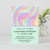 Invitation d'anniversaire Cloud 9 Pastel Rainbow S (Debout devant)