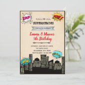 Invitation d'anniversaire conjointe de héros de ba (Debout devant)