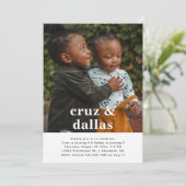 Invitation d'anniversaire conjointe simple | Photo (Debout devant)