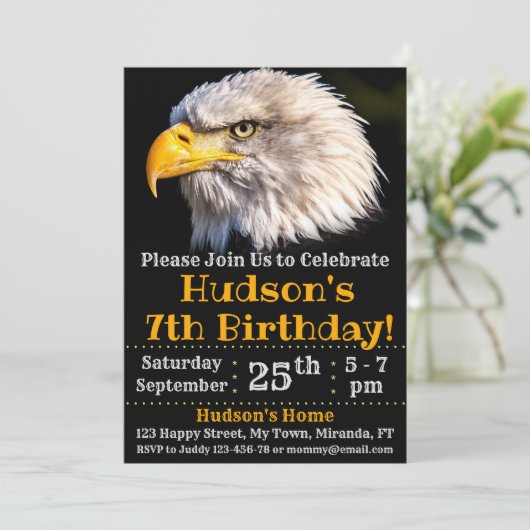 Invitation d'anniversaire d'aigle (Debout devant)