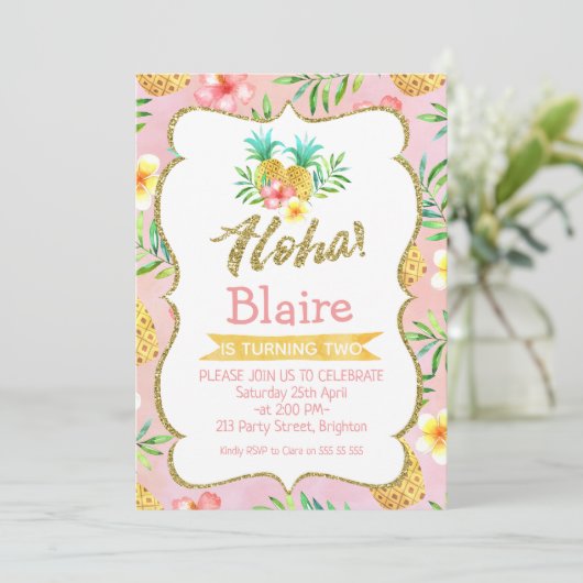 Invitation d'anniversaire d'Aloha tropical (Debout devant)