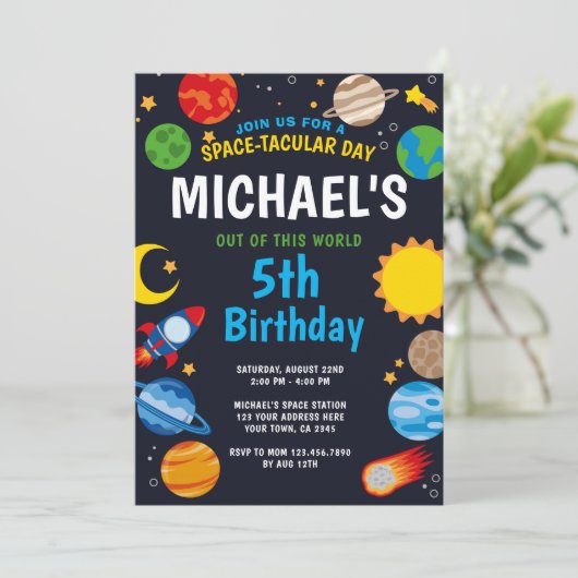 Invitation d'anniversaire dans l'espace (Debout devant)