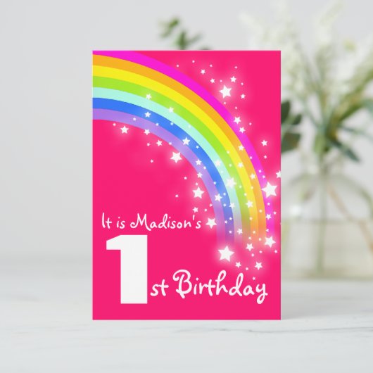 Invitation d'anniversaire d'arc-en-ciel pourpre (Debout devant)