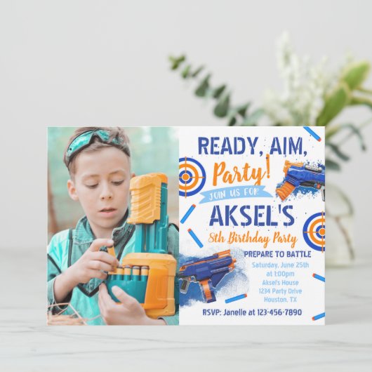 Invitation d'anniversaire Dart Party | Invitation  (Debout devant)