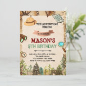 Invitation d'anniversaire d'aventure d'explorateur (Debout devant)