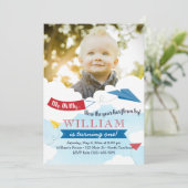 Invitation d'anniversaire d'avion papier (Debout devant)
