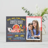 Invitation d'anniversaire de Barnyard Chalkboard (Debout devant)