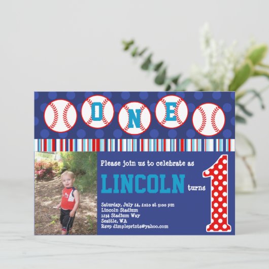 Invitation d'anniversaire de base-ball (ęr (Debout devant)