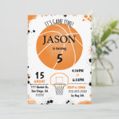 Invitation d'anniversaire de basket-ball, (Debout devant)