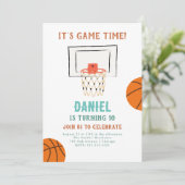 Invitation d'anniversaire de basket-ball (Debout devant)