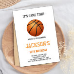 Invitation d'anniversaire de basket minimaliste<br><div class="desc">Tirer, marquer et célébrer avec cette invitation d'anniversaire de basket-ball propre et audacieuse! Doté d'un arrière - plan blanc et d'un graphique de basket-ball unique, ce design moderne et minimaliste est parfait pour les garçons qui aiment les cerceaux et veulent une fête d'anniversaire sportive et élégante. Customisez avec le nom,...</div>