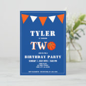 Invitation d'anniversaire de basketball garçon 2e  (Debout devant)