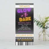 Invitation d'anniversaire de billet | Lumineux dan (Debout devant)