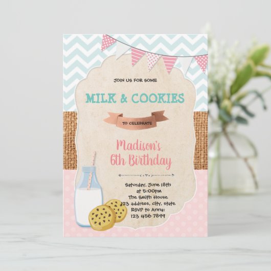 Invitation d'anniversaire de biscuits et de lait (Debout devant)