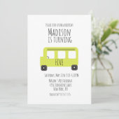 Invitation d'anniversaire de bus pour tout âge (Debout devant)