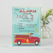 Invitation d'anniversaire de camion de pompiers (Debout devant)