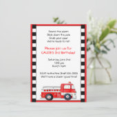 Invitation d'anniversaire de camion de pompiers ho (Debout devant)