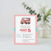 Invitation d'anniversaire de camion de pompiers ro (Debout devant)