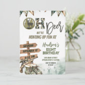 Invitation d'anniversaire de camouflage de chasse (Debout devant)