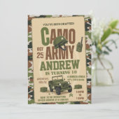 Invitation d'anniversaire de camouflage militaire (Debout devant)