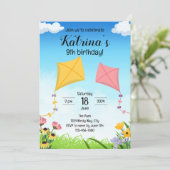 Invitation d'anniversaire de cerfs-volants (Debout devant)