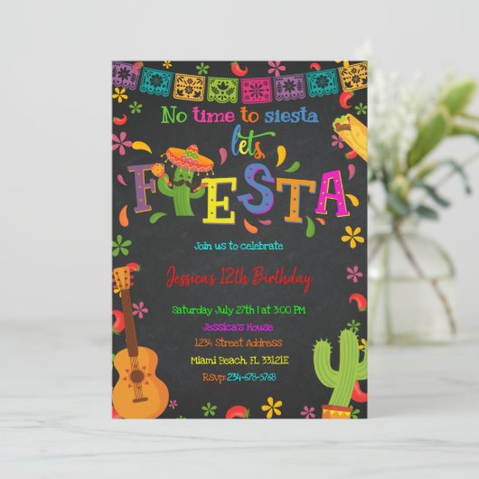 Invitation d'anniversaire de Chalkboard Fiesta (Debout devant)